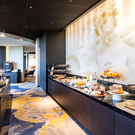 Western Restaurant Les Humanistes Proche Route Des Vins Hotel