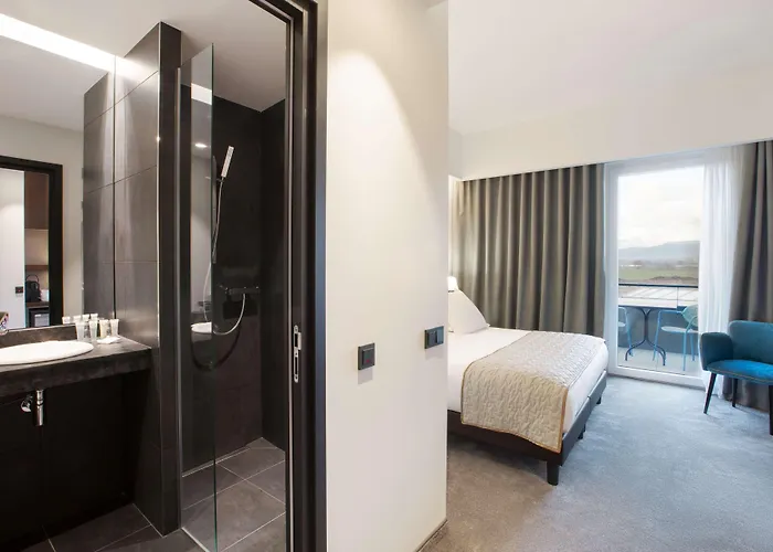 Hotel Western Restaurant Les Humanistes Proche Route Des Vins Sélestat