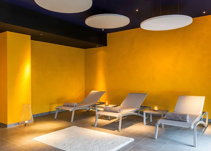 Western Restaurant Les Humanistes Proche Route Des Vins 4*