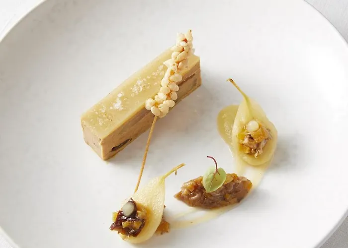 Western Restaurant Les Humanistes Proche Route Des Vins Hotel