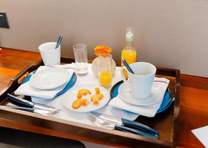 Western Restaurant Les Humanistes Proche Route Des Vins