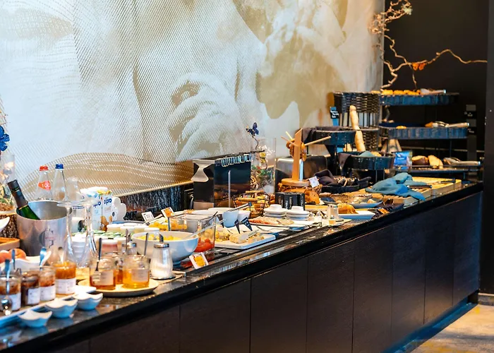 Western Restaurant Les Humanistes Proche Route Des Vins Hotel 4*