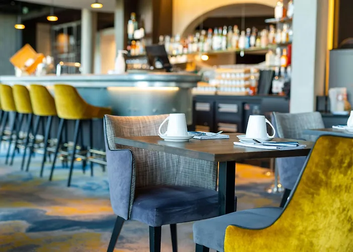 Western Restaurant Les Humanistes Proche Route Des Vins 4*